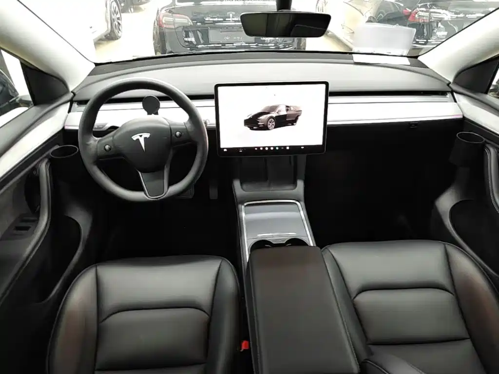 Tesla Model Y 2023 — фото 10