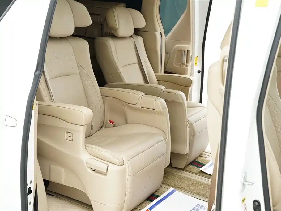 Toyota Alphard 2011 — фото 27