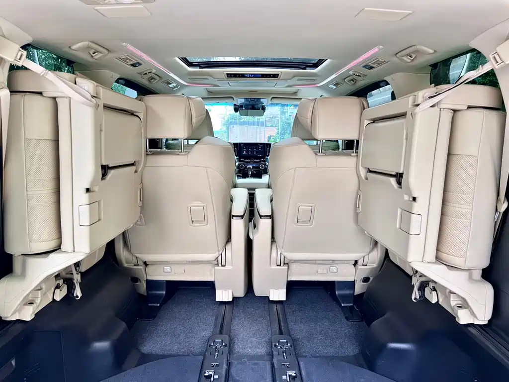 Toyota Alphard 2021 — фото 20