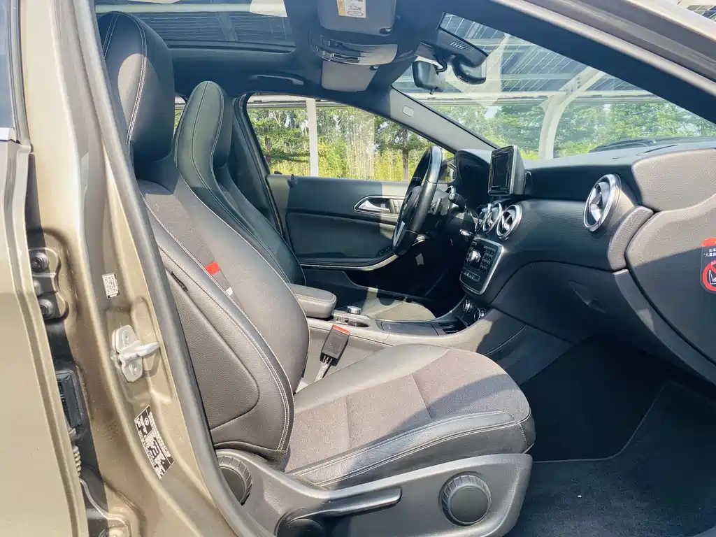 Mercedes-Benz A-Class 2015 — фото 11