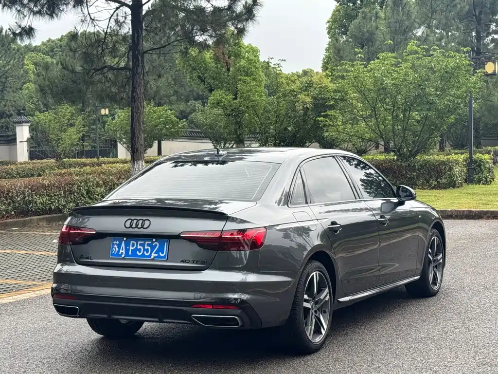 Audi A4L 2022 — фото 21