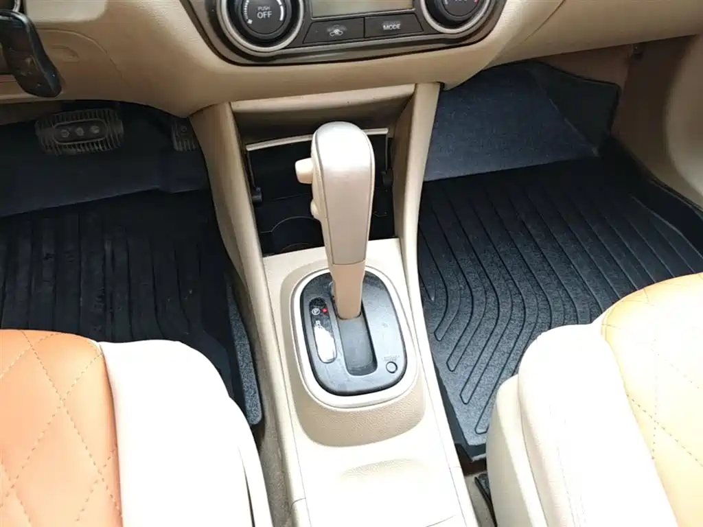 Nissan Sylphy 2016 — фото 14