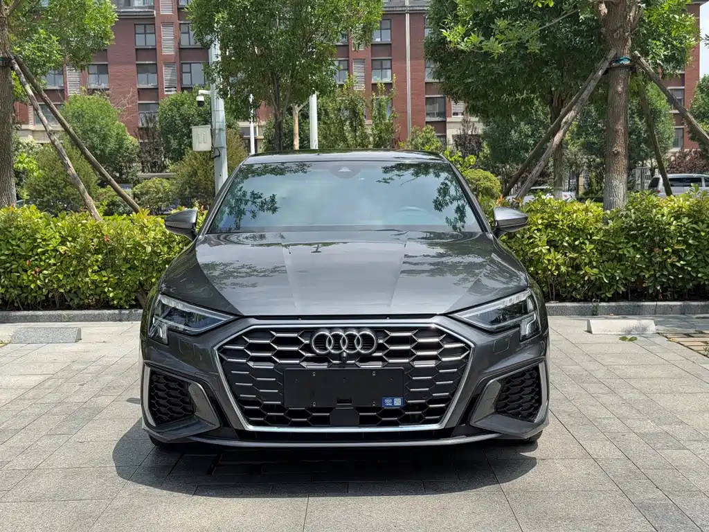 Audi A3 2023 — фото 2