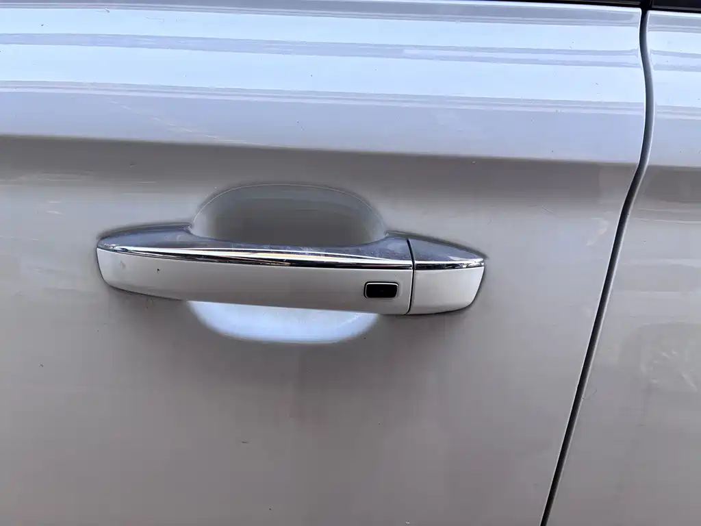 Roewe i5 2020