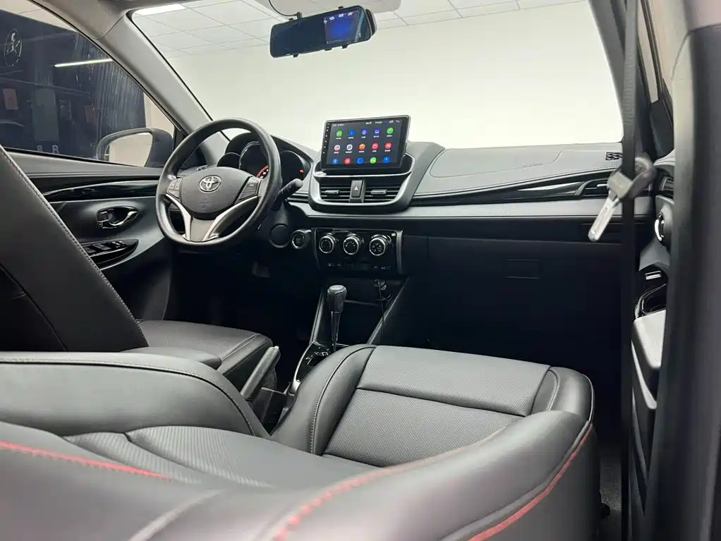 Toyota Yaris L 2023 — фото 18