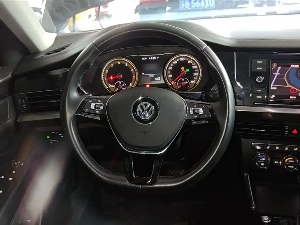 Volkswagen Passat 2019 — фото 11