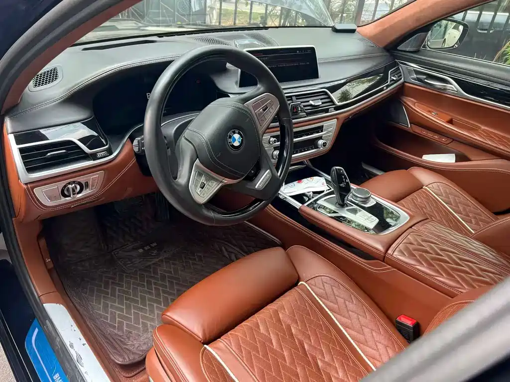 BMW 7 Series 2021 — фото 4