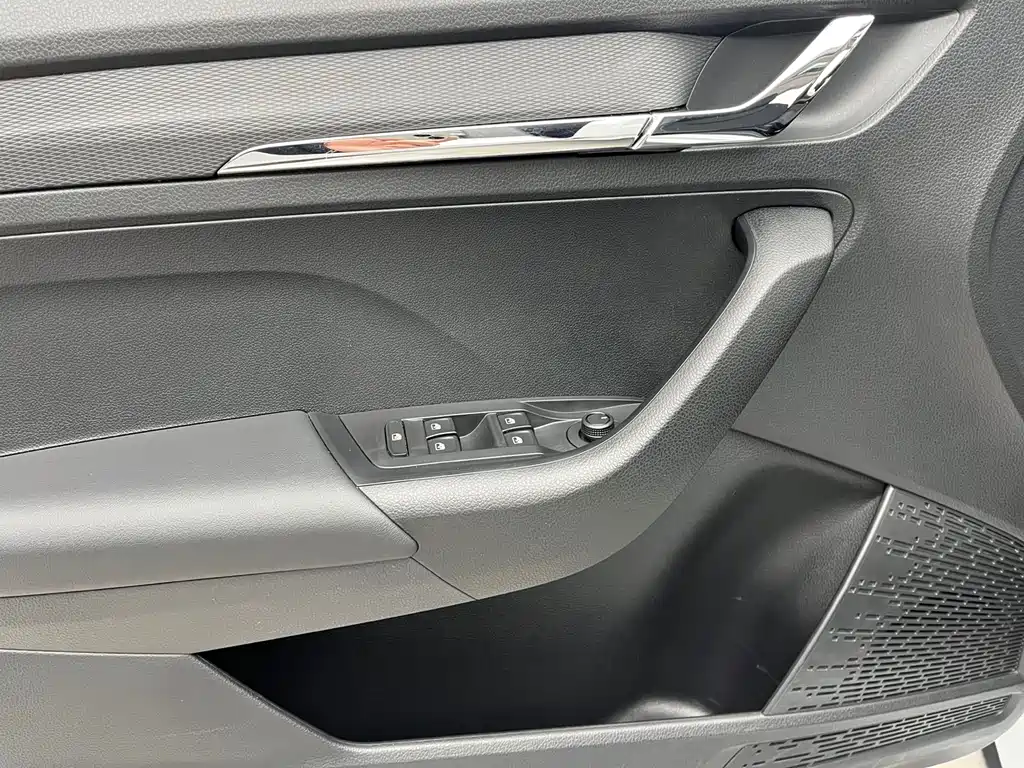 Skoda Kamiq 2023 — фото 18
