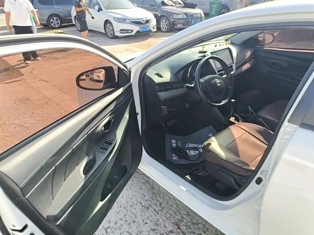 Toyota Vios 2017 — фото 16