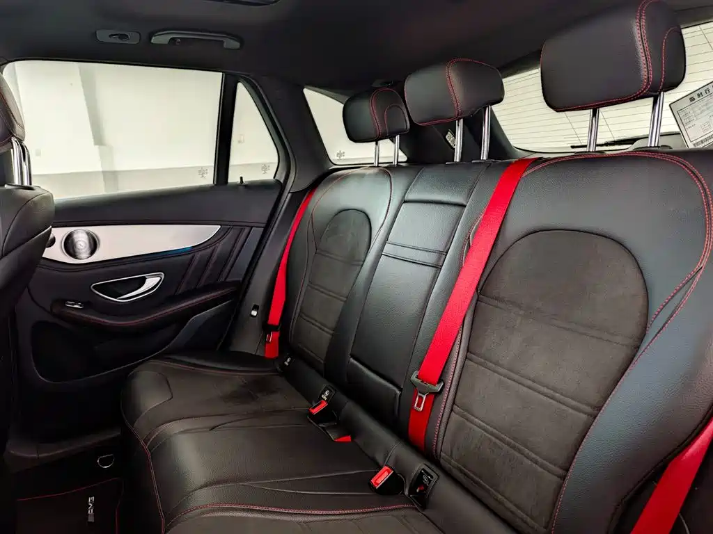 Mercedes-Benz GLC AMG 2018 — фото 14