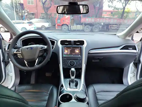 Ford Mondeo 2015