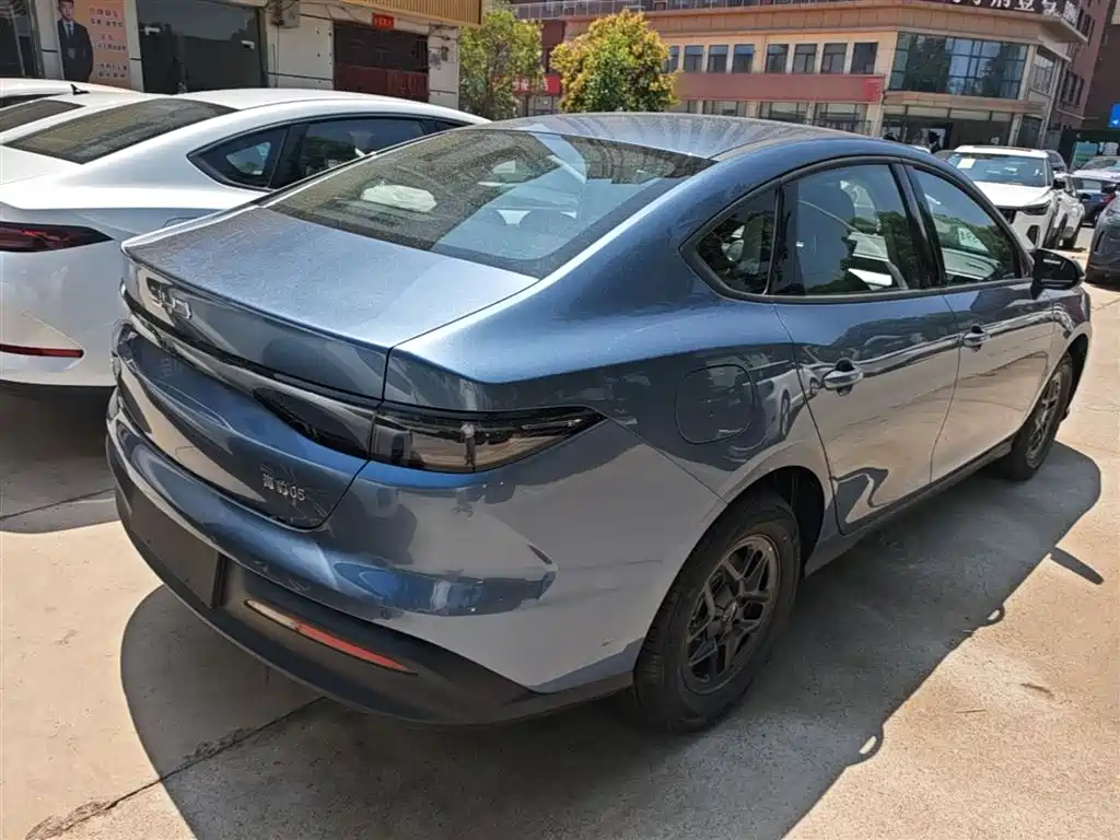 BYD Seal 05 DM-i 2026 — фото 7