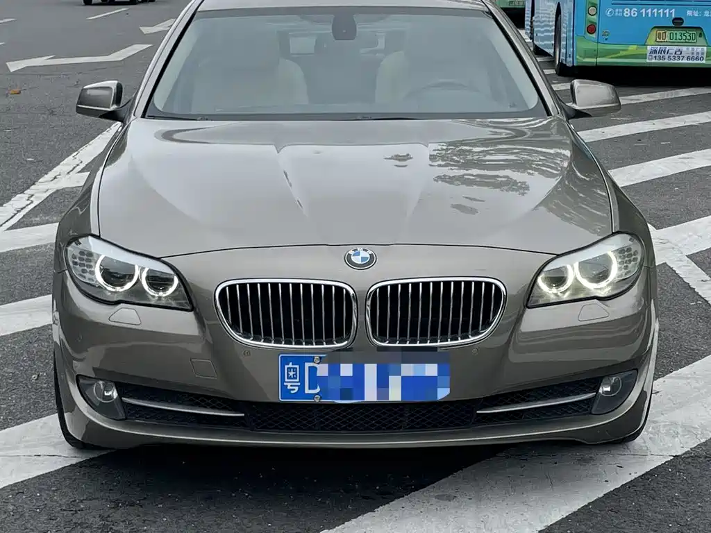 BMW 5 Series 2011 — фото 2