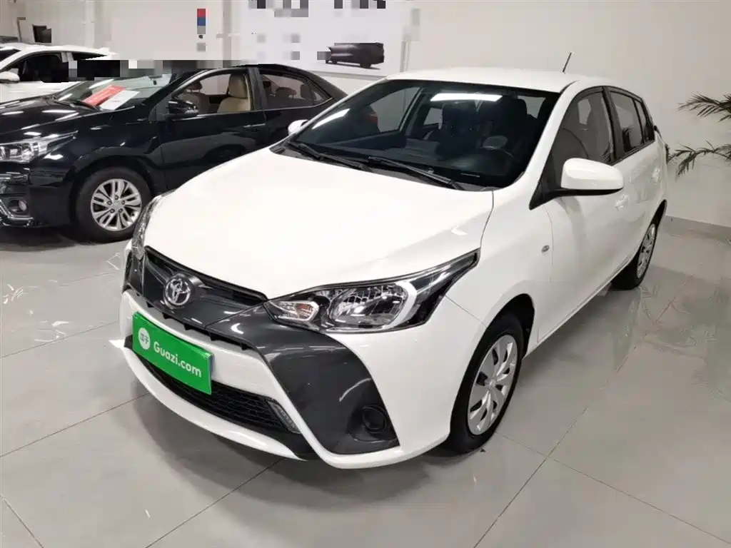 Toyota Yaris L 2021 — фото 1
