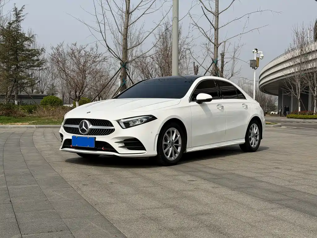 Mercedes-Benz A-Class 2019 — фото 1