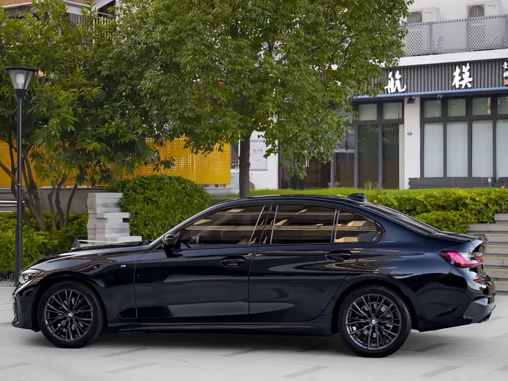BMW 3 Series 2022 — фото 7
