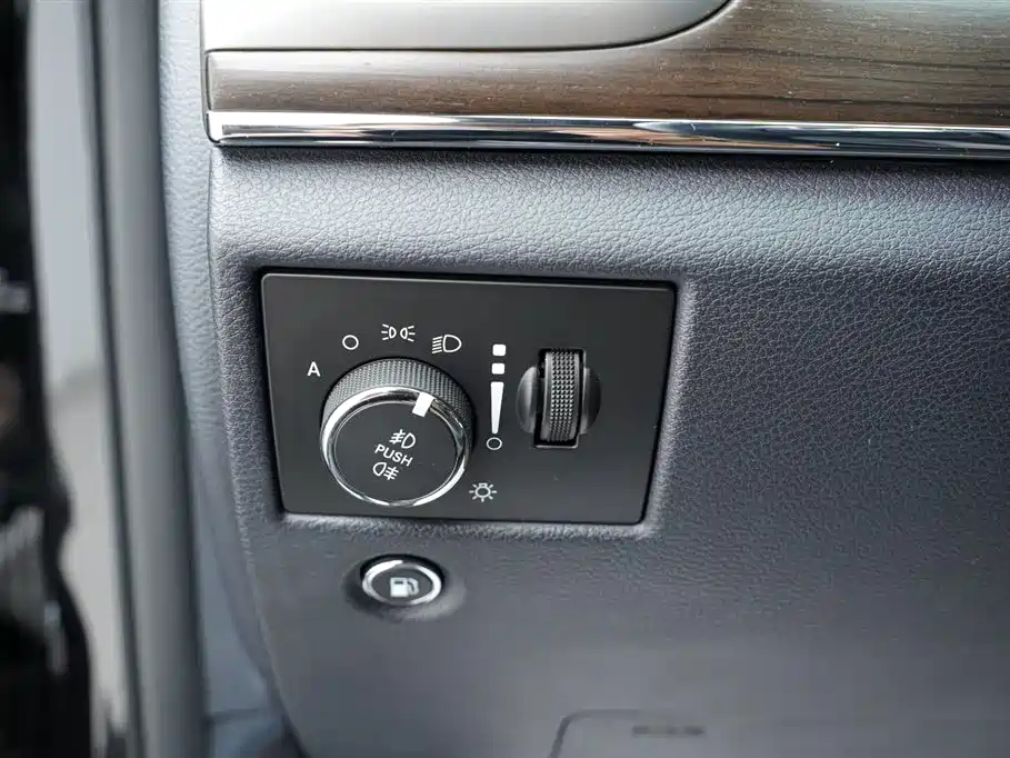 Jeep Grand Cherokee 2015 — фото 8
