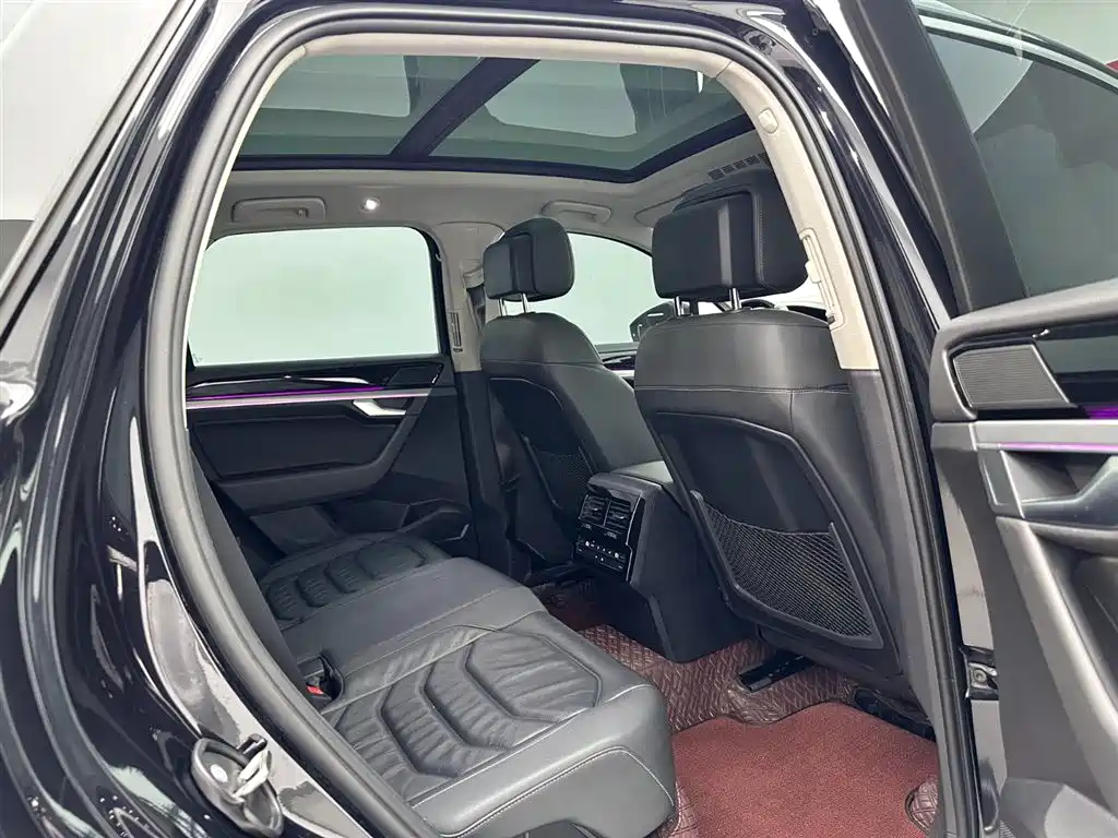 Volkswagen Touareg New Energy 2021 — фото 19