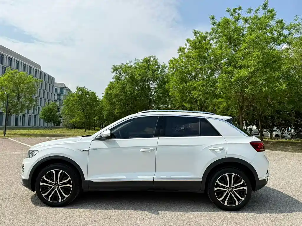 Volkswagen T-Roc 2021 — фото 3