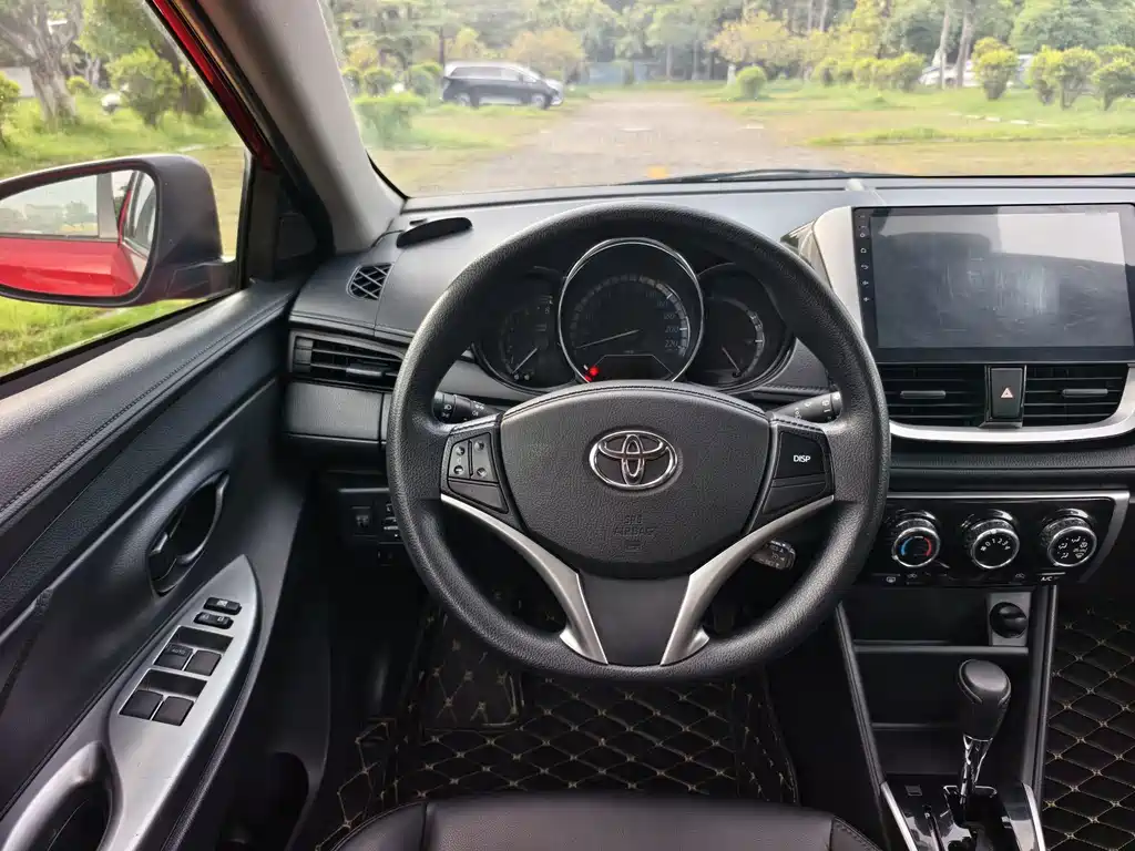 Toyota Yaris L 2018 — фото 7