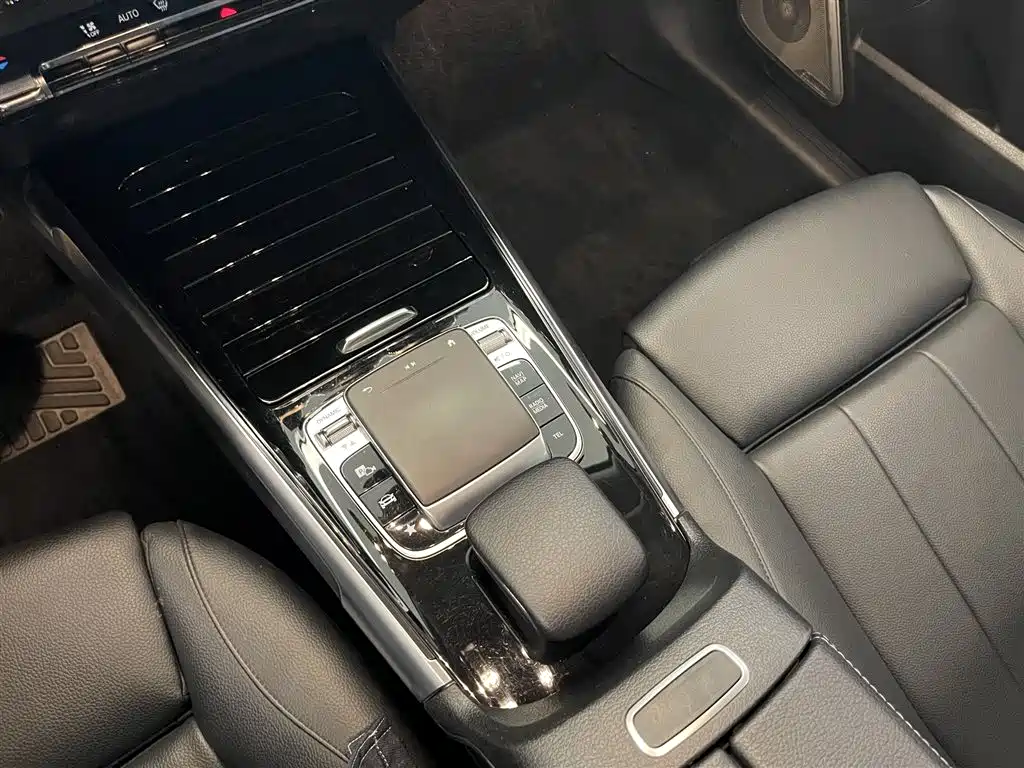 Mercedes-Benz GLB 2020 — фото 19