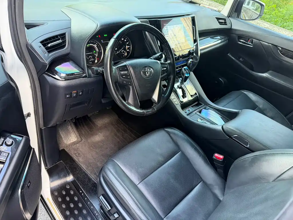Toyota Vellfire 2023 — фото 6