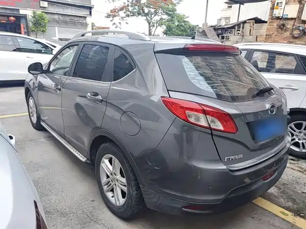 GAC Trumpchi GS5 2014