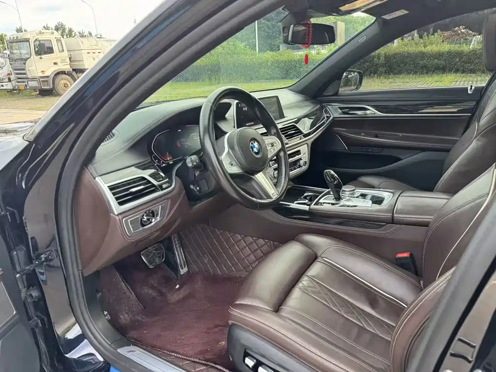 BMW 7 Series 2022 — фото 11