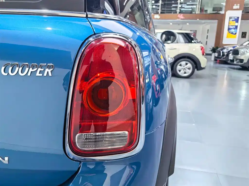MINI Countryman 2017 — фото 20