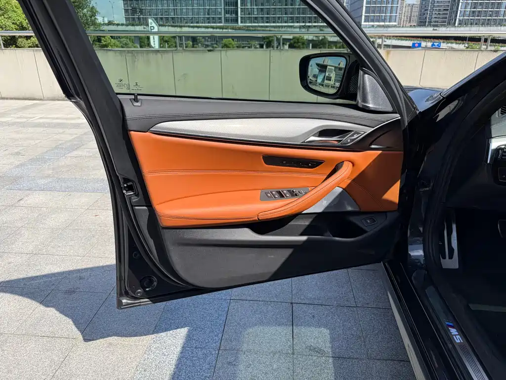 BMW M5 2018 — фото 11