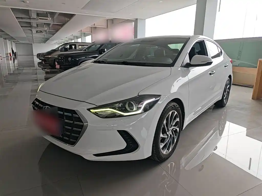 Hyundai Elantra 2020 — фото 2
