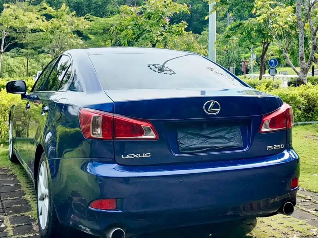 Lexus IS 2010 — фото 19