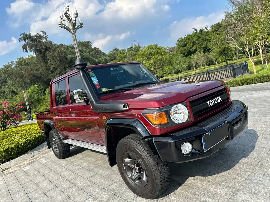 Toyota Land Cruiser 2022 — фото 3