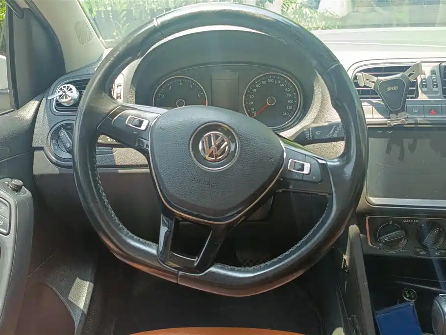 Volkswagen Polo 2018 — фото 15