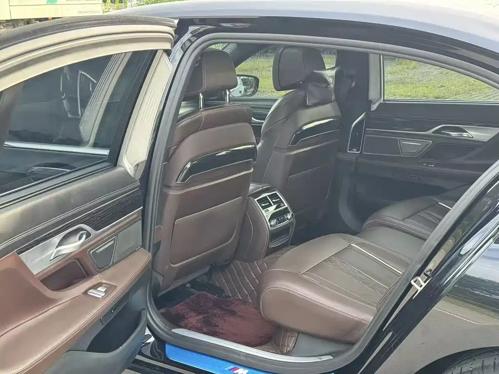 BMW 7 Series 2022 — фото 12