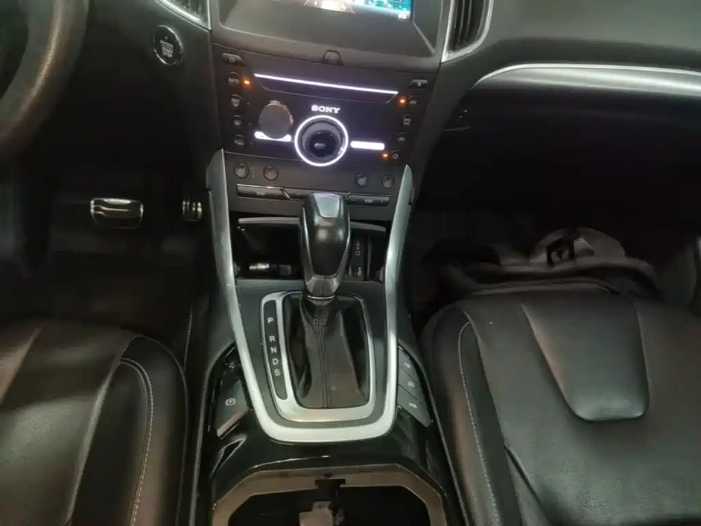 Ford Edge 2016 — фото 14