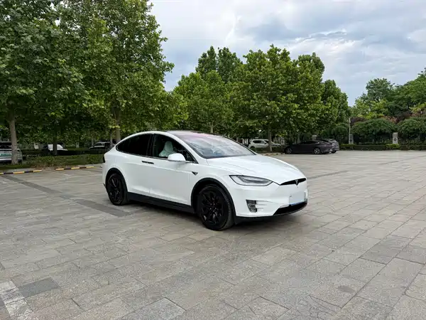 Tesla Model X 2016