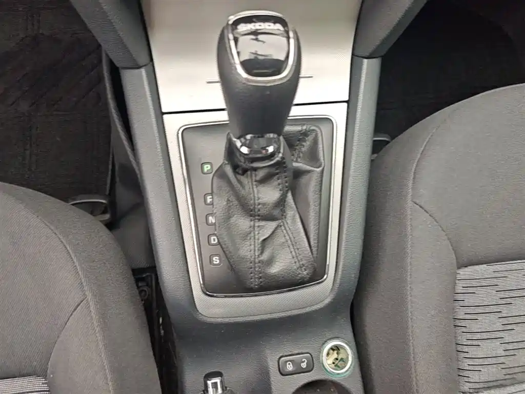 Skoda Octavia 2014 — фото 14