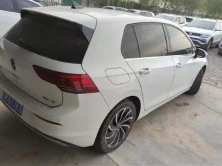 Volkswagen Golf 2024