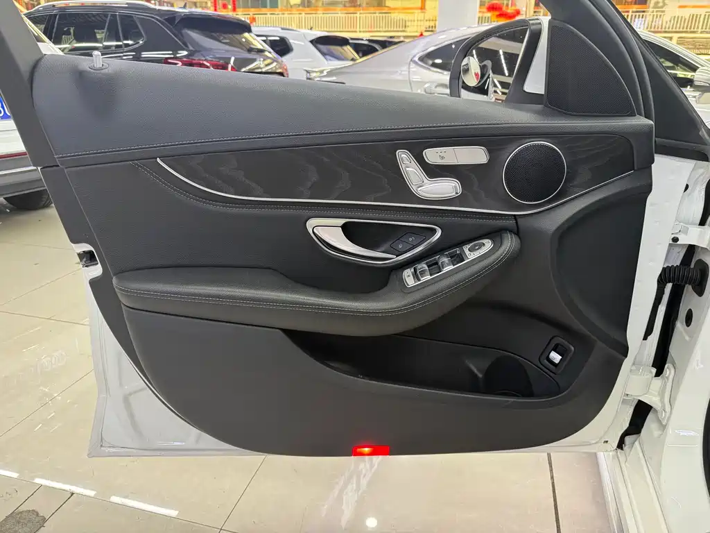 Mercedes-Benz C-Class 2019 — фото 11