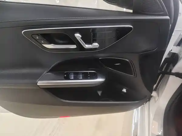 Mercedes-Benz C-Class 2023
