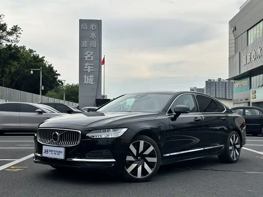 Volvo S90 Plug-In Hybrid 2024 — фото 11