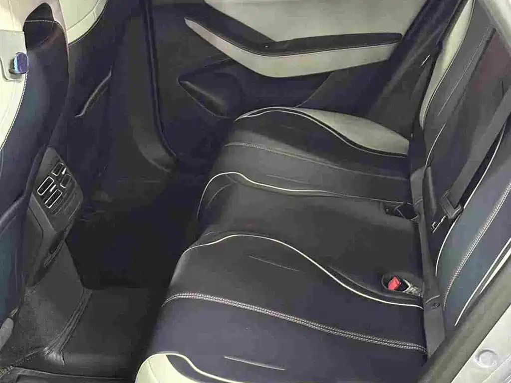 BYD Qin PLUS 2022 — фото 18