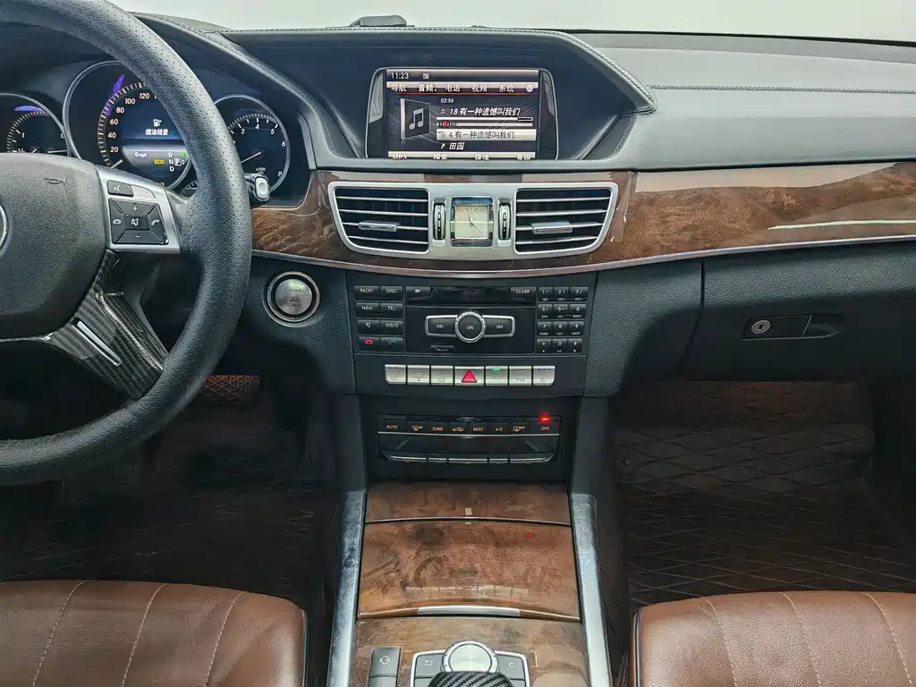 Mercedes-Benz E-Class 2015 — фото 11