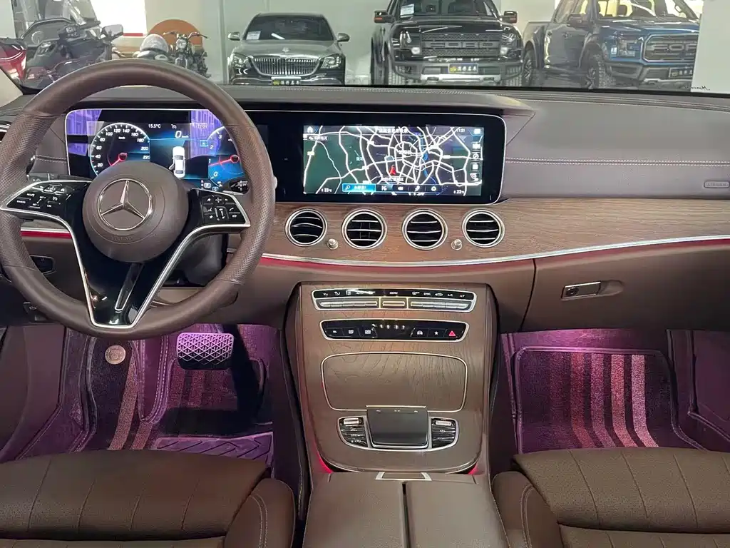 Mercedes-Benz E-Class 2021 — фото 17