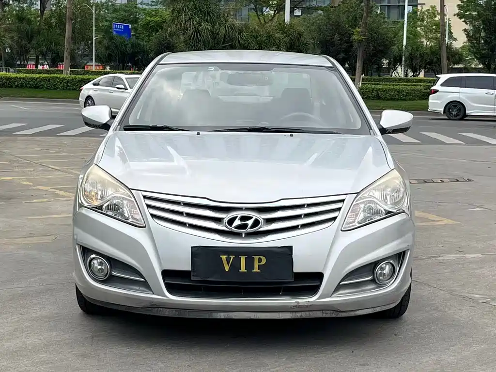 Hyundai Elantra 2012 — фото 2
