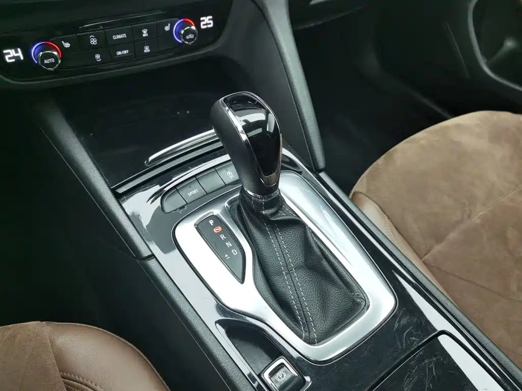 Buick Regal 2020 — фото 13