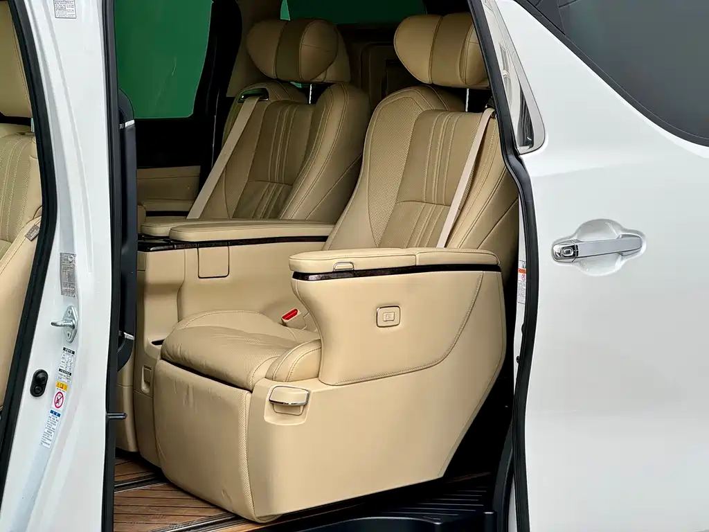 Toyota Alphard 2020 — фото 6