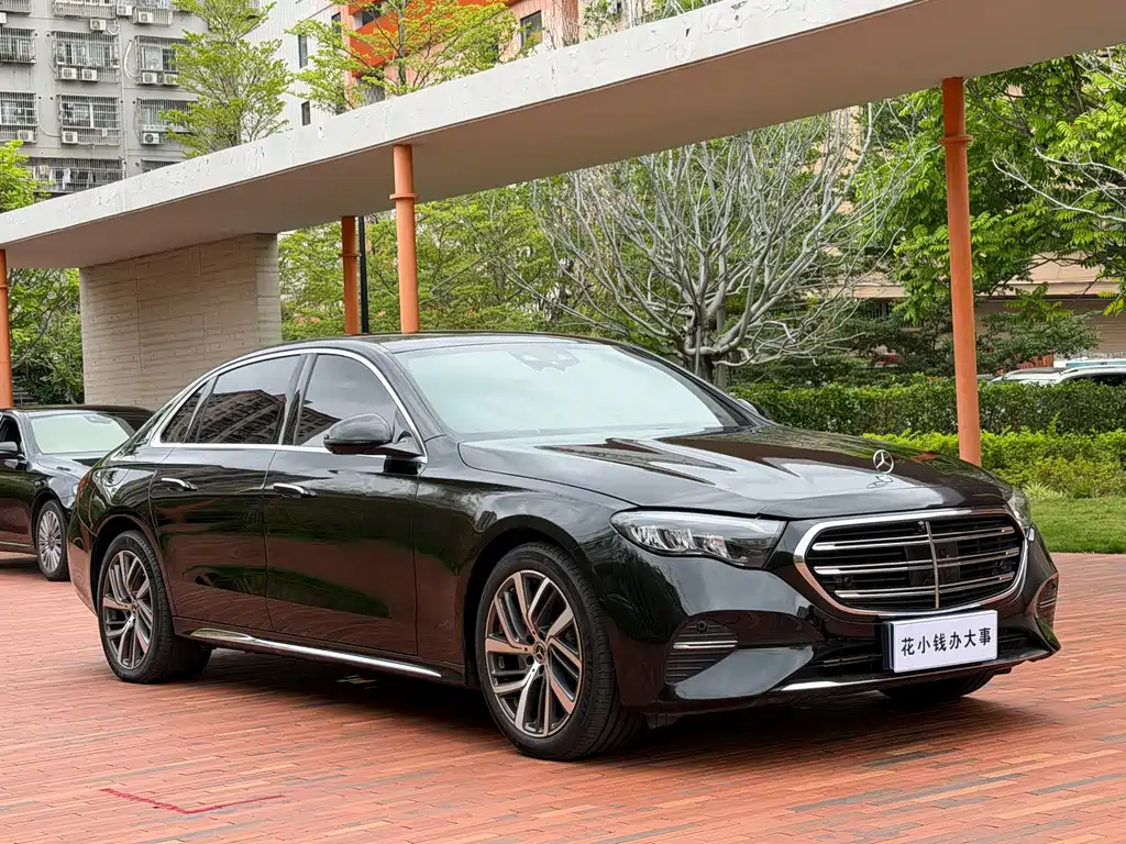 Mercedes-Benz E-Class 2025 — фото 3