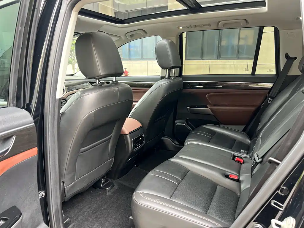 GAC Trumpchi GS8 2017 — фото 11
